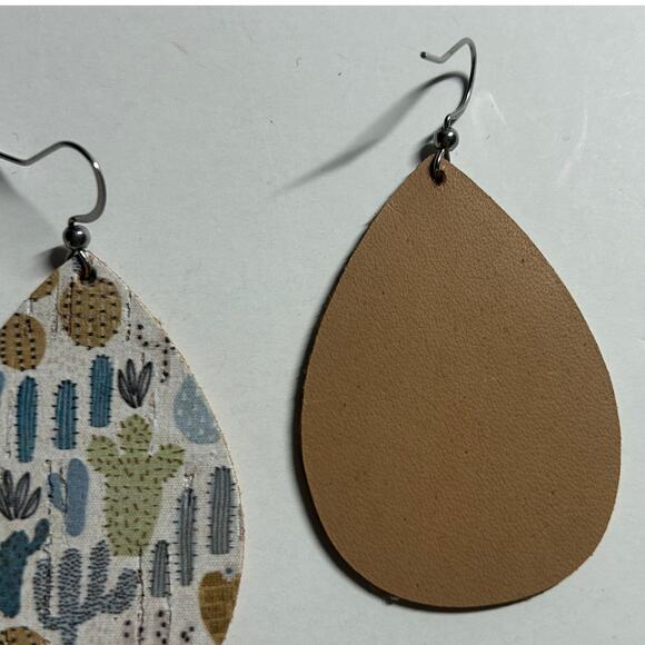 Handmade Cork on Genuine Leather Cactus Southwest Teardrop Earrings 2" New - Picture 4 of 4